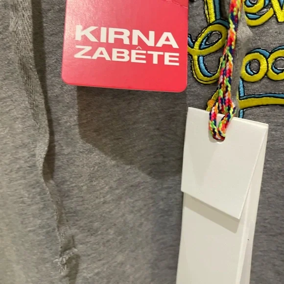 Mira Mikati NWT size 36Sweatshirt with hood and appliqués 3-D, awesome colors.